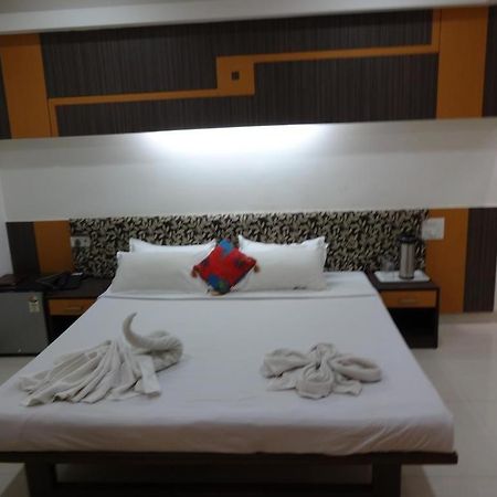 Hotel Grand Suites Indore Ngoại thất bức ảnh