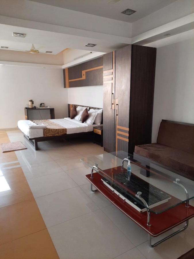 Hotel Grand Suites Indore Ngoại thất bức ảnh