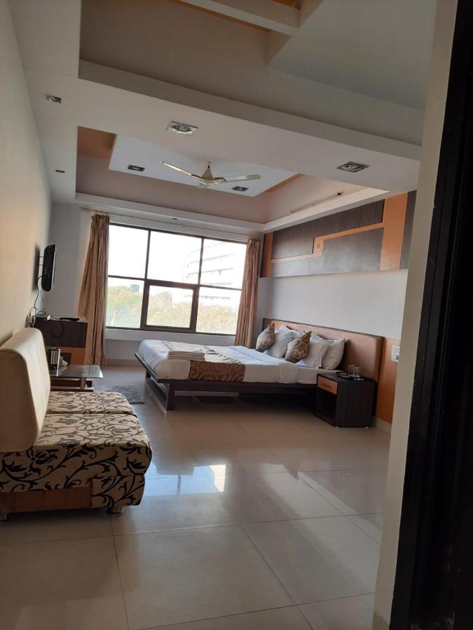 Hotel Grand Suites Indore Ngoại thất bức ảnh