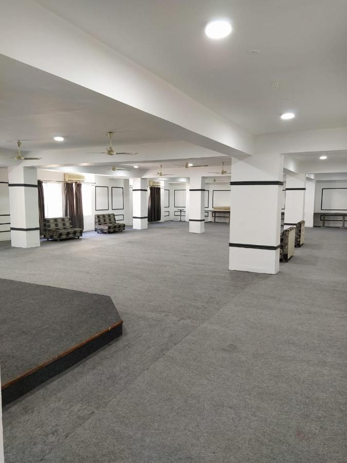 Hotel Grand Suites Indore Ngoại thất bức ảnh