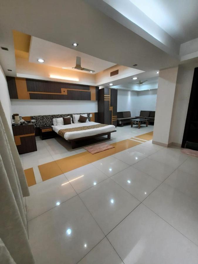 Hotel Grand Suites Indore Ngoại thất bức ảnh