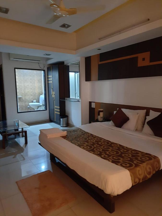 Hotel Grand Suites Indore Ngoại thất bức ảnh